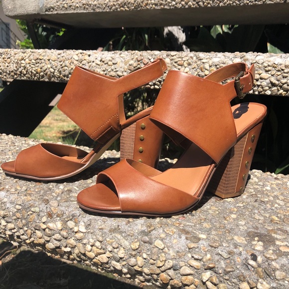 ❌SOLD❌ NEW Block Heels - Picture 1 of 7